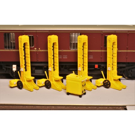 15 Ton Vehicle Lifting Jack Set for Wagons and Carriages - TT:120 Scale