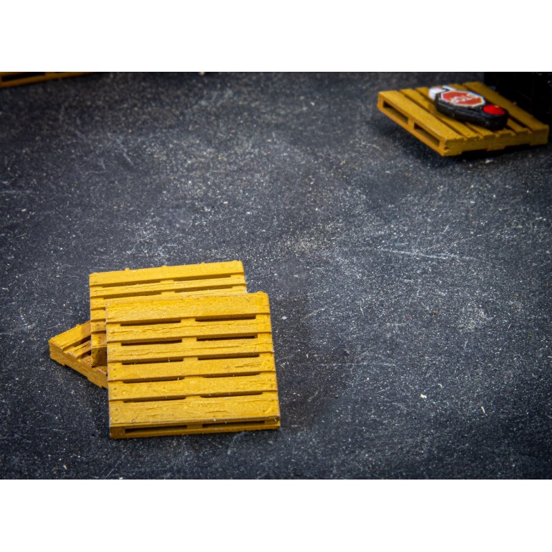 Detailed Wooden Pallets - OO Gauge (Pack of 10)