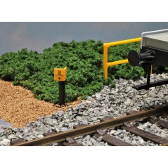Mile posts - British Rail (BR) style - N Gauge (Pack of 8)