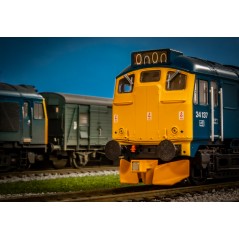 Hunt Magnetic Close Couplings ELITE - Snow Ploughs for Bachmann Class 25 - OO Gauge (1 Pair) - Unpainted (MP1)