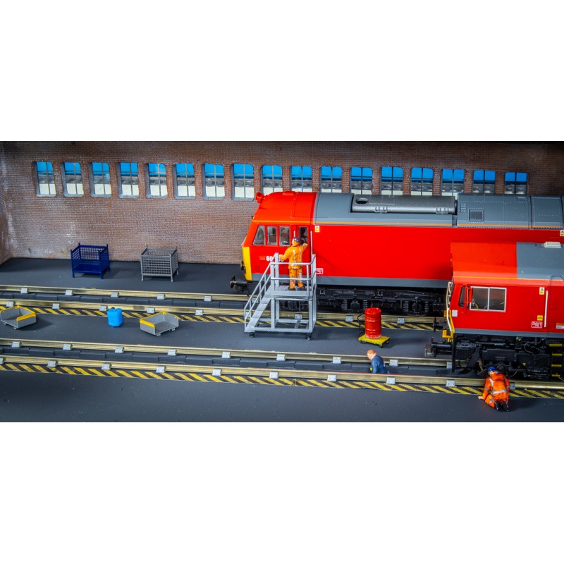 Hardstanding With Double Road Inspection Pits OO Gauge