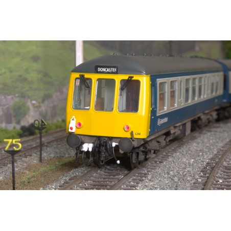 Detailed Pipes and Cables for a 2-Car DMU (1st Generation) - OO Gauge