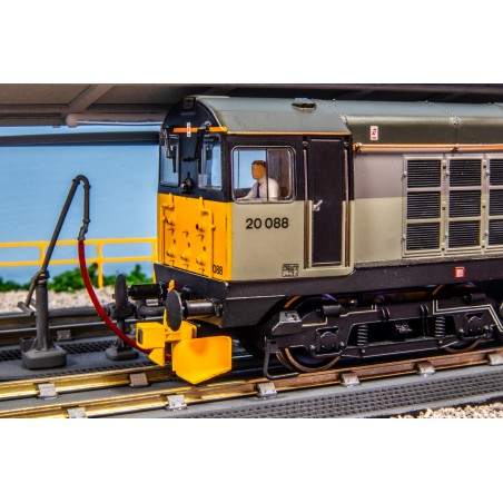 Locomotive Driver To Fit Class 20/31/37/44/45/46/47/50/60/67/91 Driver - Hand Painted (OO Gauge)