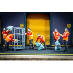 West Hill Wagon Works Team - Royal Mail - Pack of 6 Pre-Coloured Figures (OO Gauge)