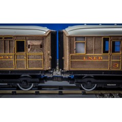 Hunt Magnetic Couplings ELITE - Close Couplings for Hornby Coaches with Moulded Couplings - OO Gauge (MC1)