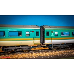 Hunt Magnetic Couplings ELITE - Close Couplings for Lima Mk3 Coaches with Moulded Couplings - OO Gauge (MC9b)
