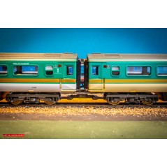 Hunt Magnetic Couplings ELITE - Intermediate Couplings for Lima Mk3 Coaches with Moulded Couplings - OO Gauge (MC10b)
