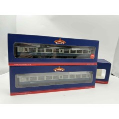 Bachmann mk2 TSO Two Coach Set Blue Grey Network South East